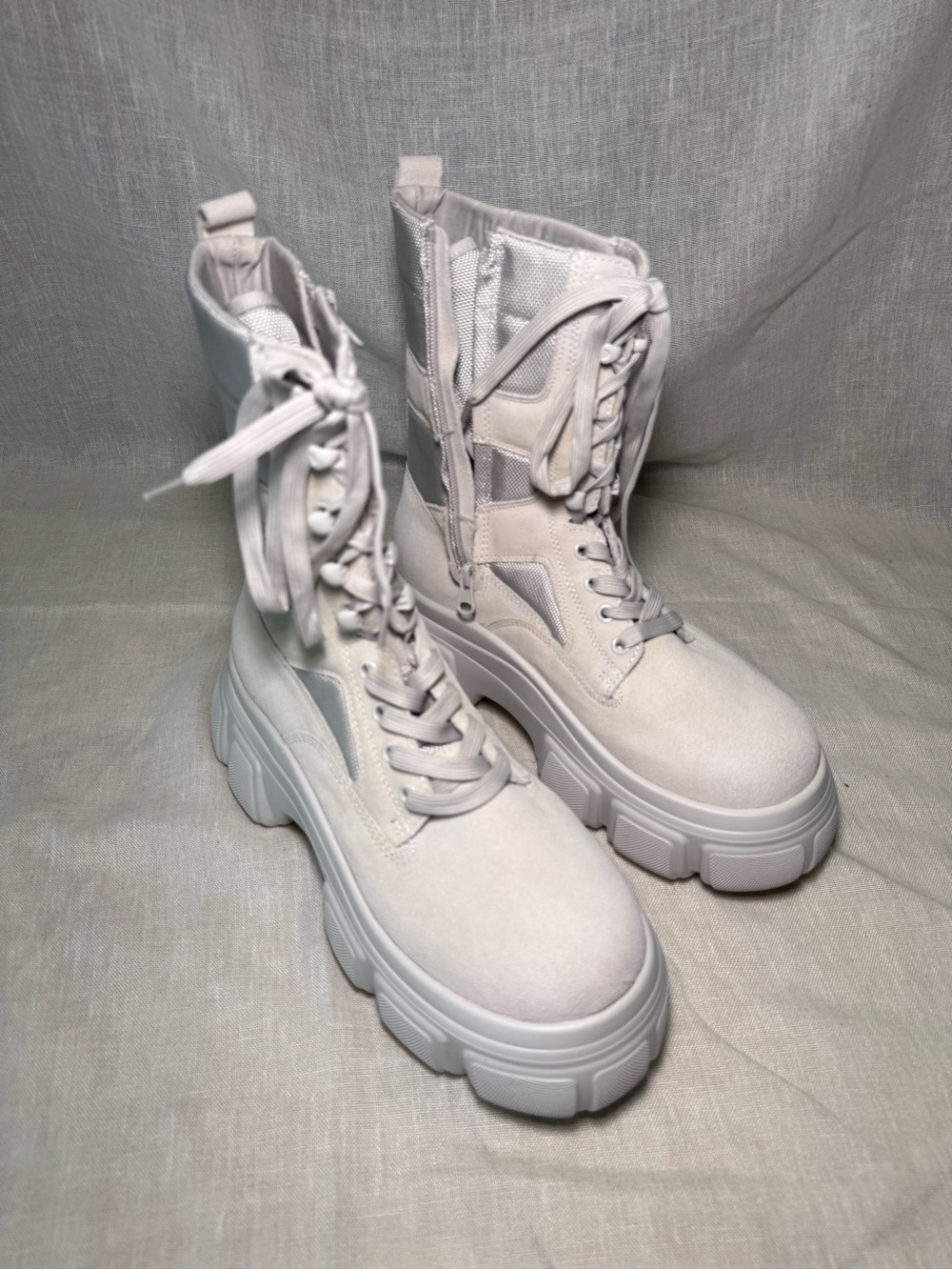 Women’s Chunky Combat Boots - White Suede